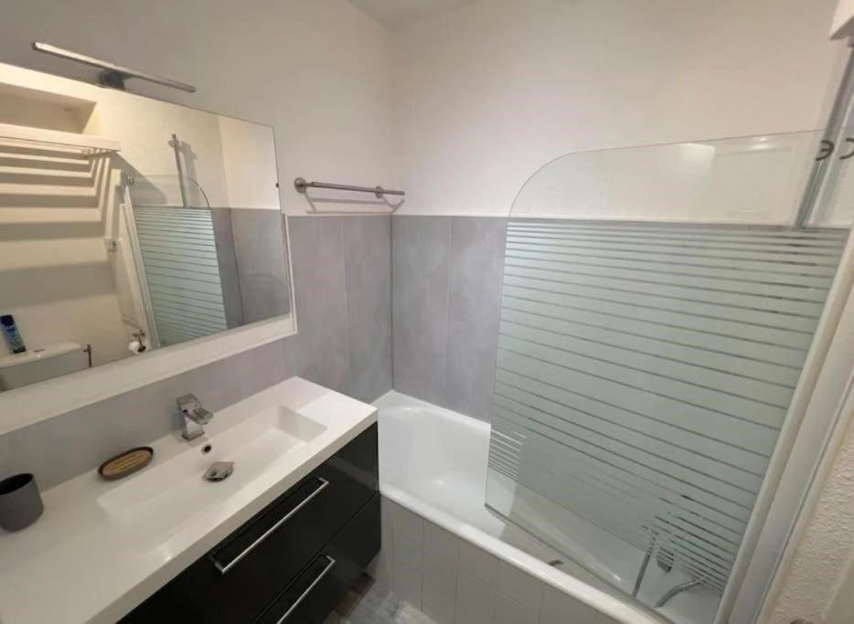 Appartement Port De Hyeres 4 Personnes Eksteriør bilde