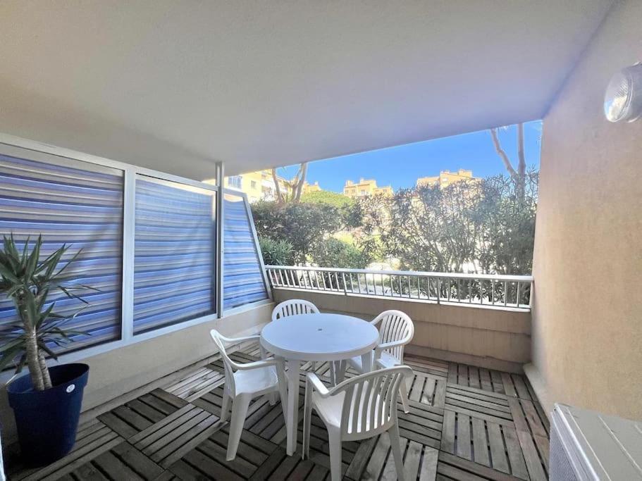 Appartement Port De Hyeres 4 Personnes Eksteriør bilde